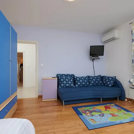 Tramontana With Sea View Apartman *